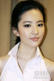 刘亦菲的裸妆照片,素颜下的女神风采